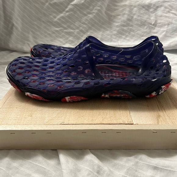 SINTETICO NEW MEN WATER BEACH SHOWER VENTED RUBBER SLIP ON SHOES SIZE 11/12 - Picture 1 of 6
